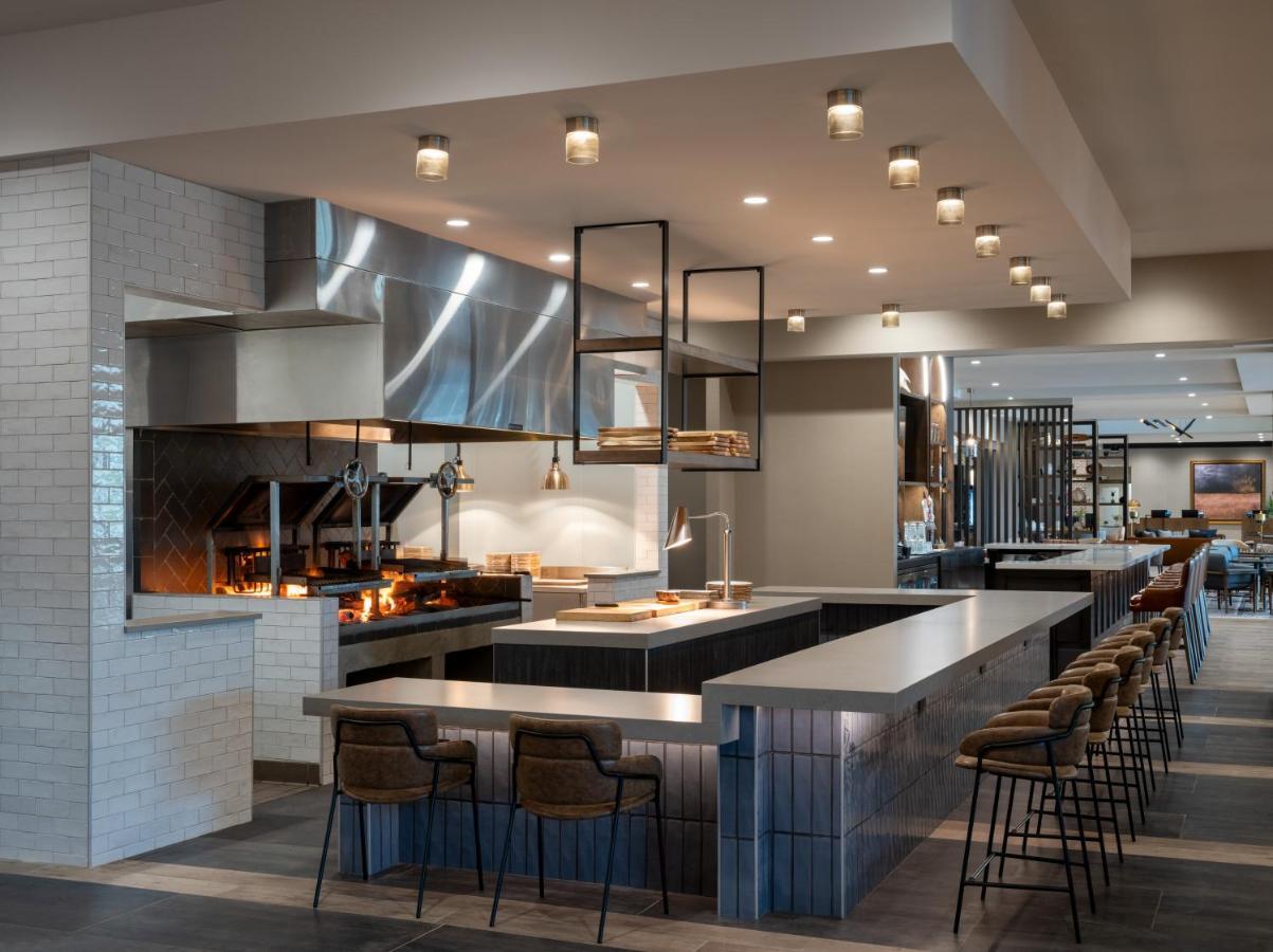 Delta Hotels By Marriott Wichita Falls Convention Center Екстериор снимка