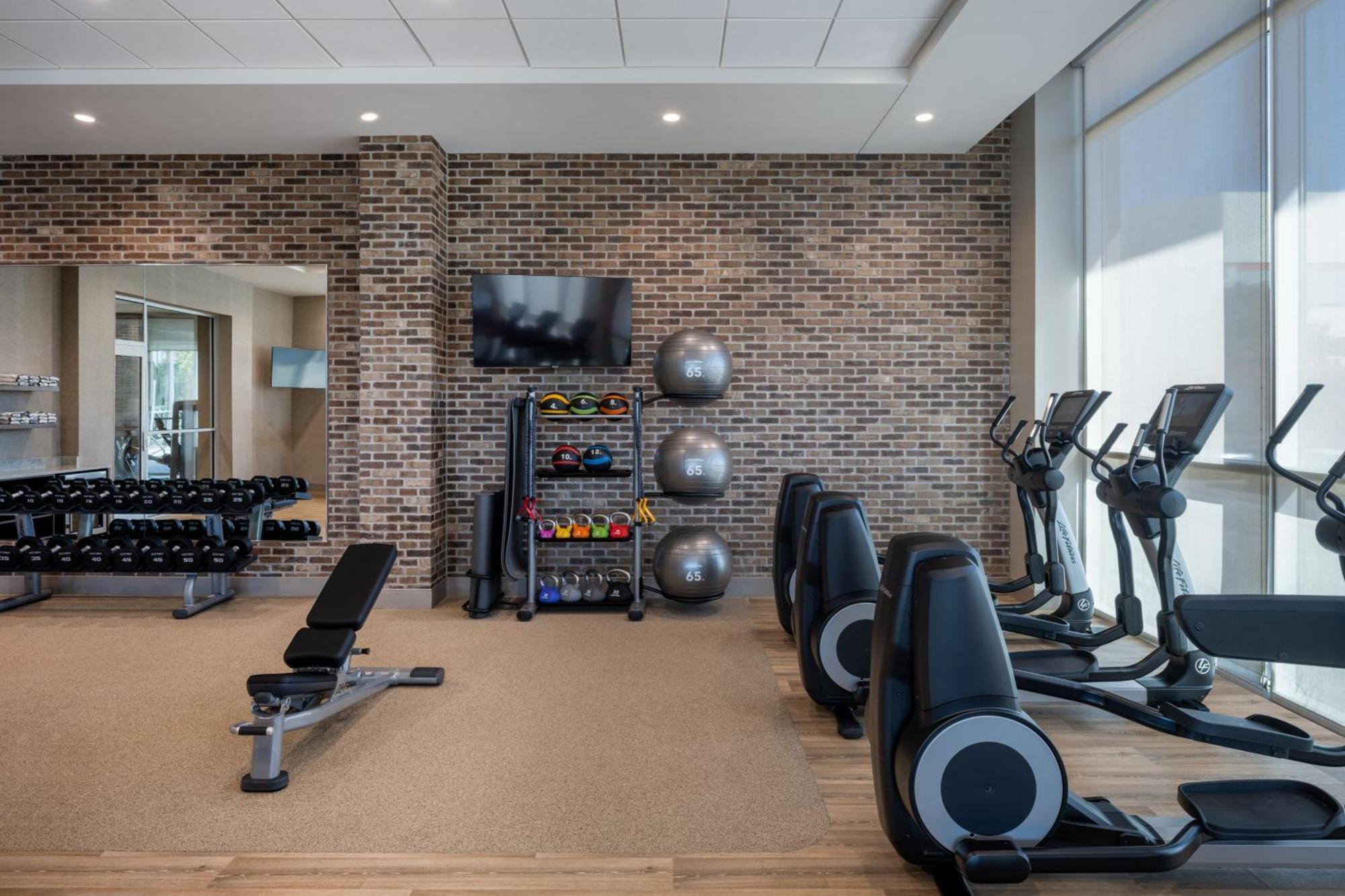 Delta Hotels By Marriott Wichita Falls Convention Center Екстериор снимка